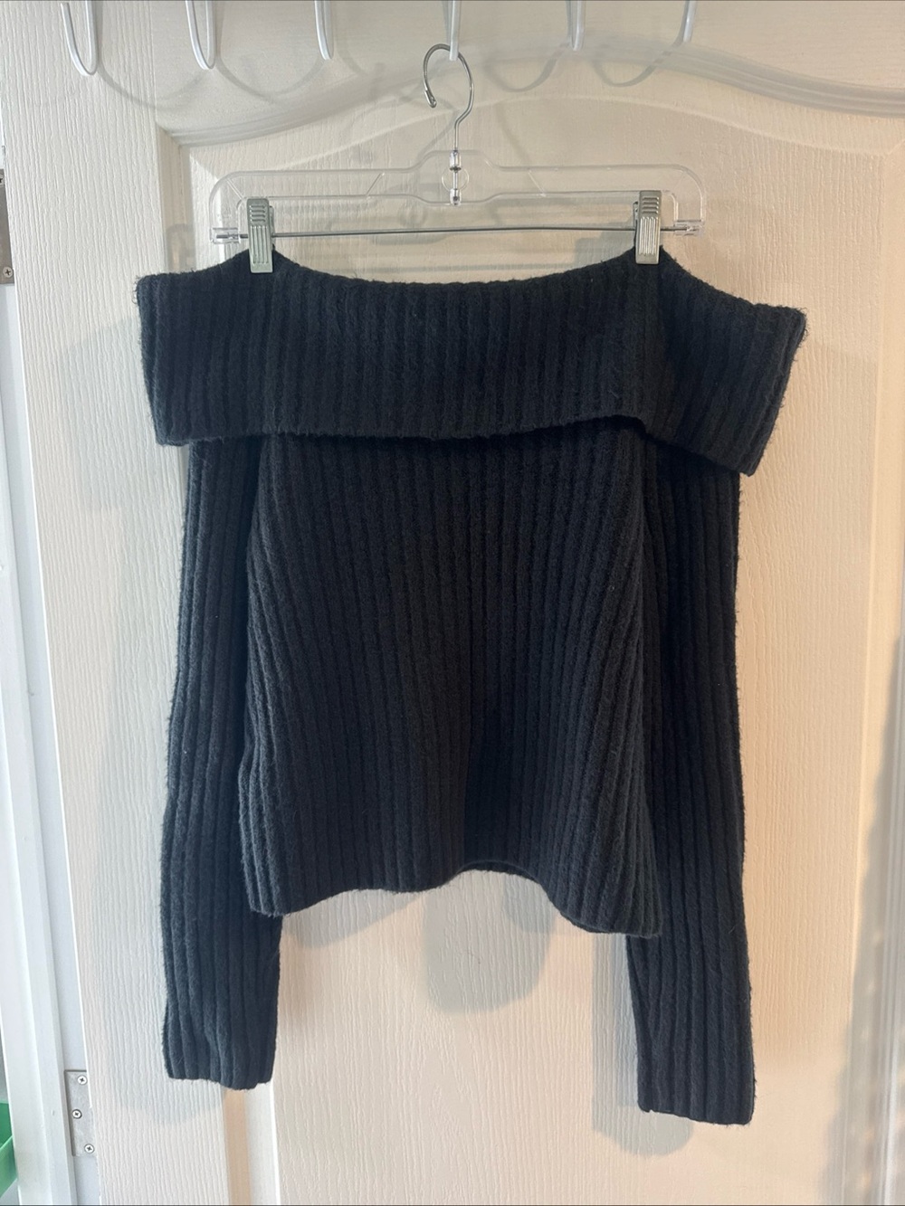 Abercrombie & Fitch Black Off-the-Shoulder Ribbed Sweater NWT